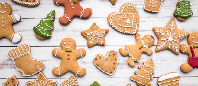 Deliciosos biscoitos natalinos decorados